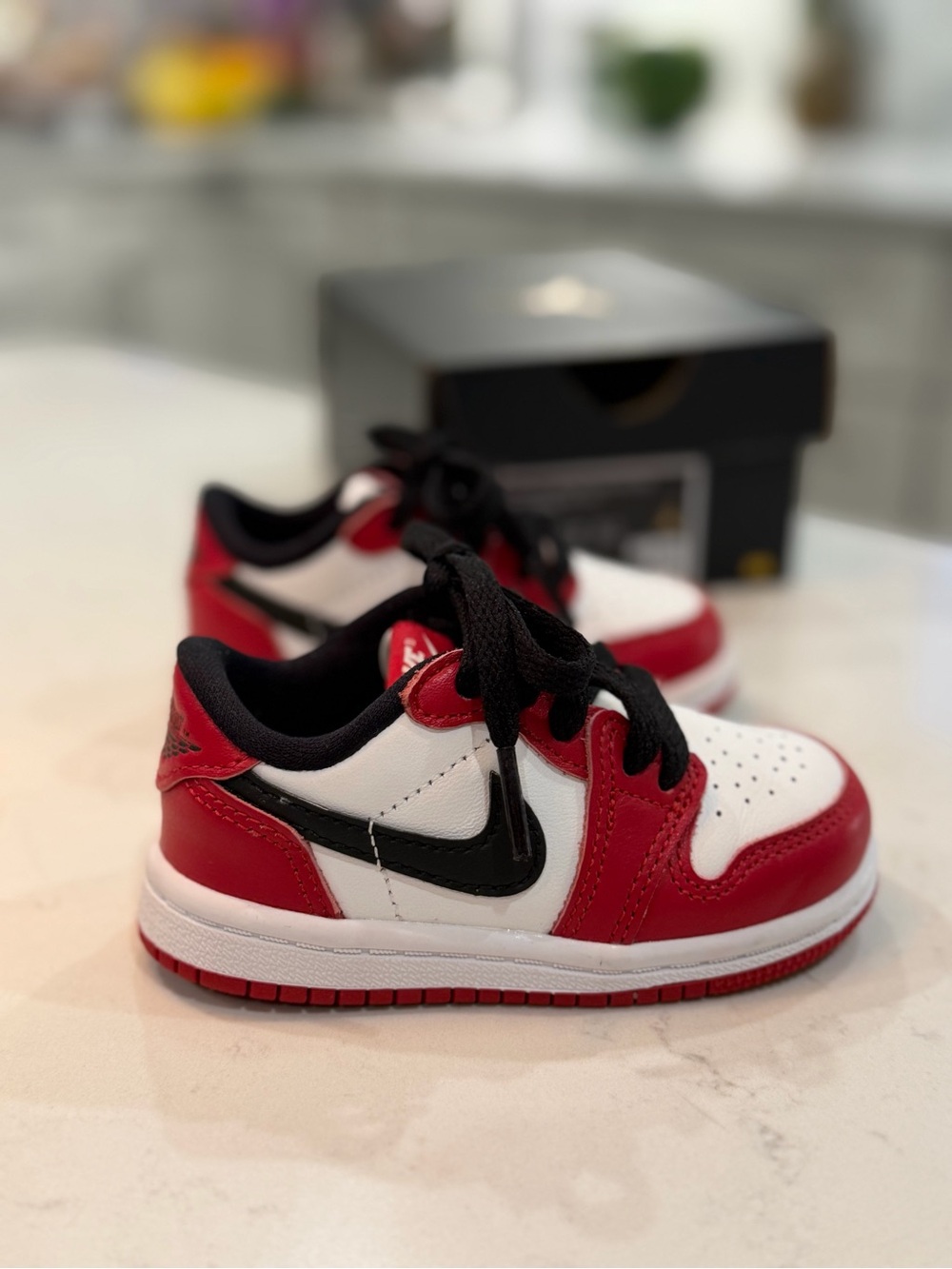 Nike Jordan 1 Low Chicago Size: 5c